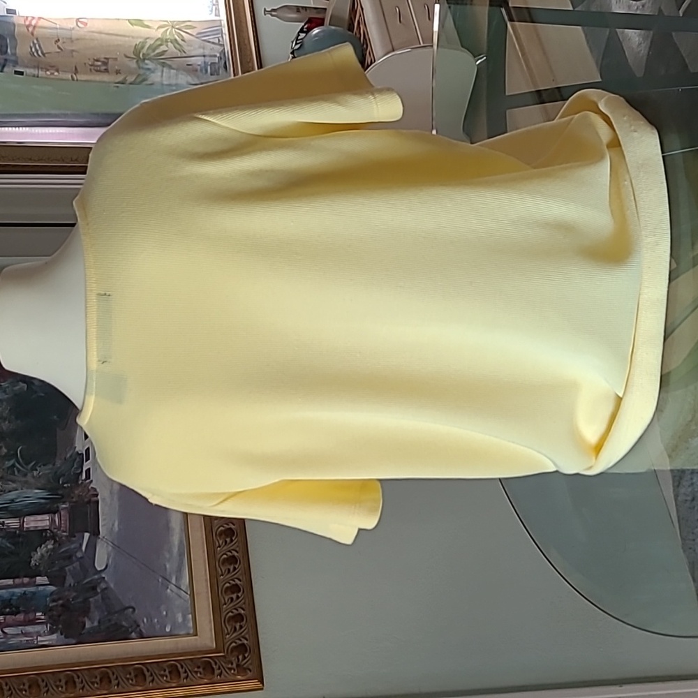 Ladie's Top ❤️ - Picture 3 of 6